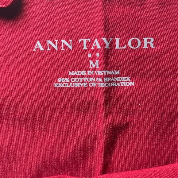 Ann Taylor burgundy tank sz M - Picture 2 of 4